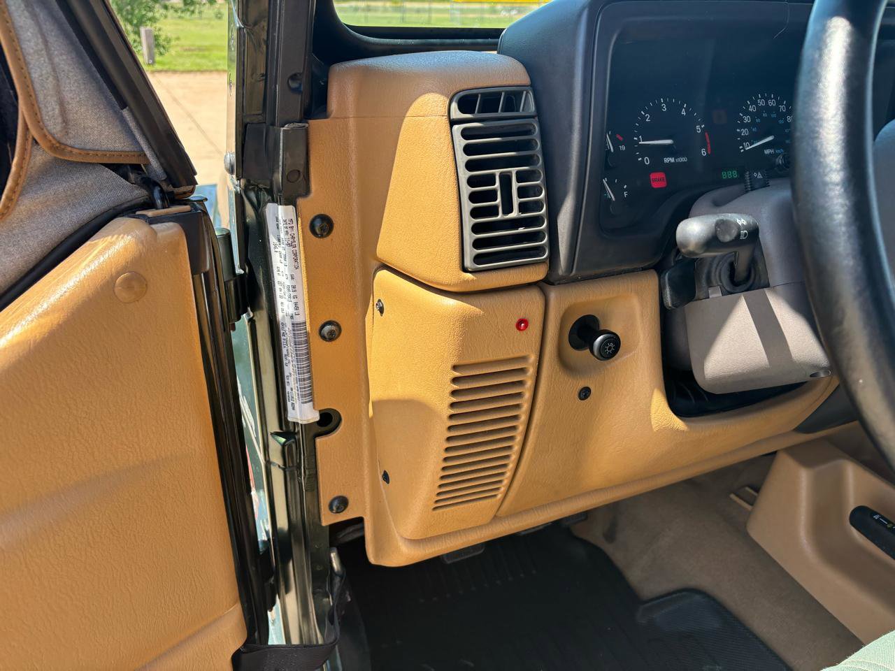 Used 1998 Jeep Wrangler Sahara AWD/4WD image 13
