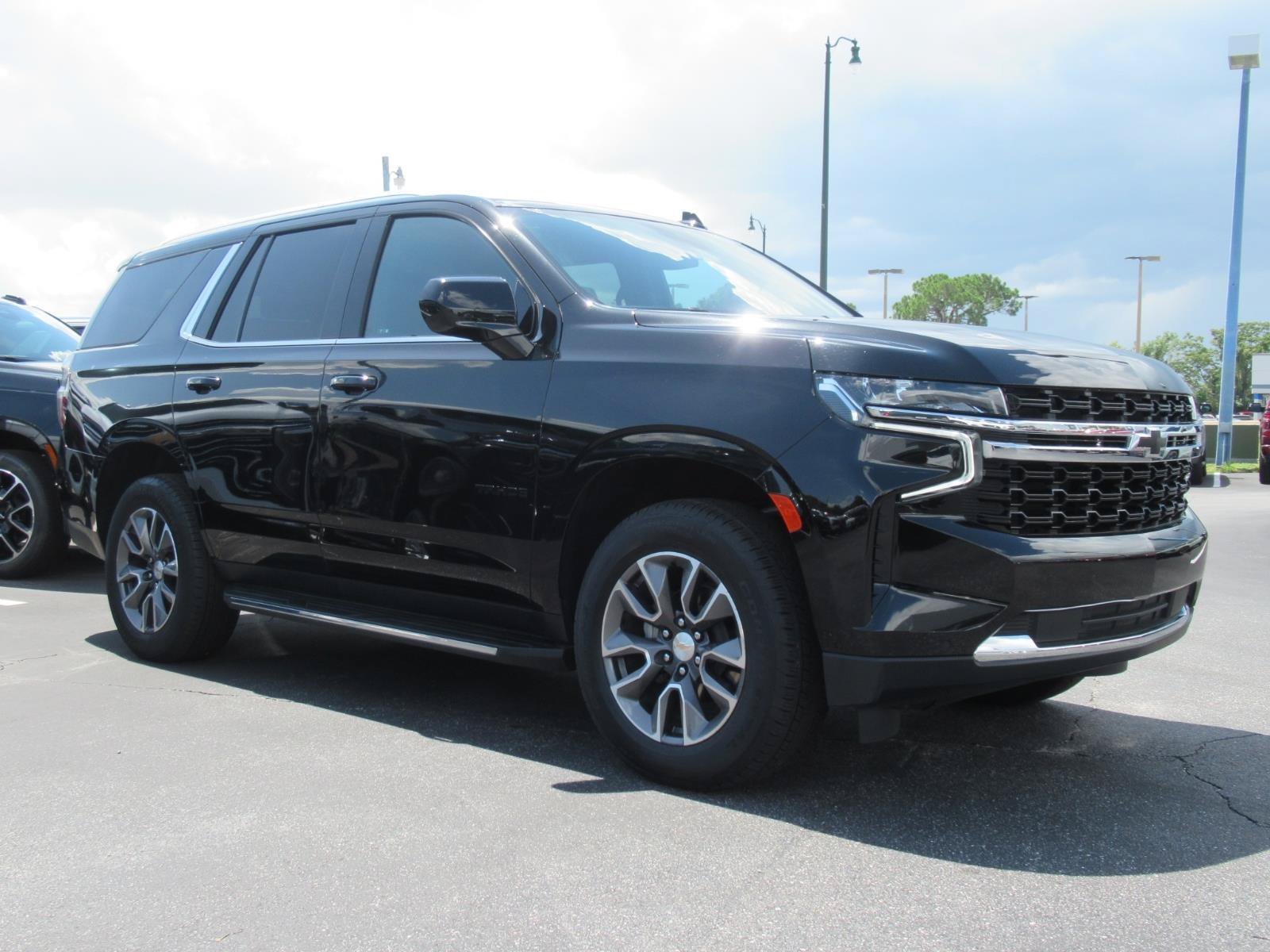 Certified 2024 Chevrolet Tahoe LS w/ Driver Alert Package RWD image 3