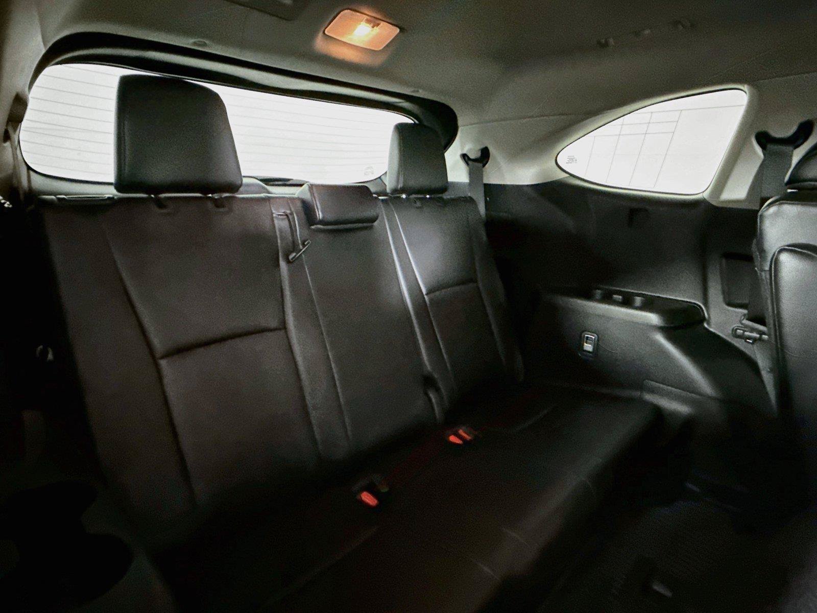 Certified 2025 Toyota Highlander XLE FWD image 40