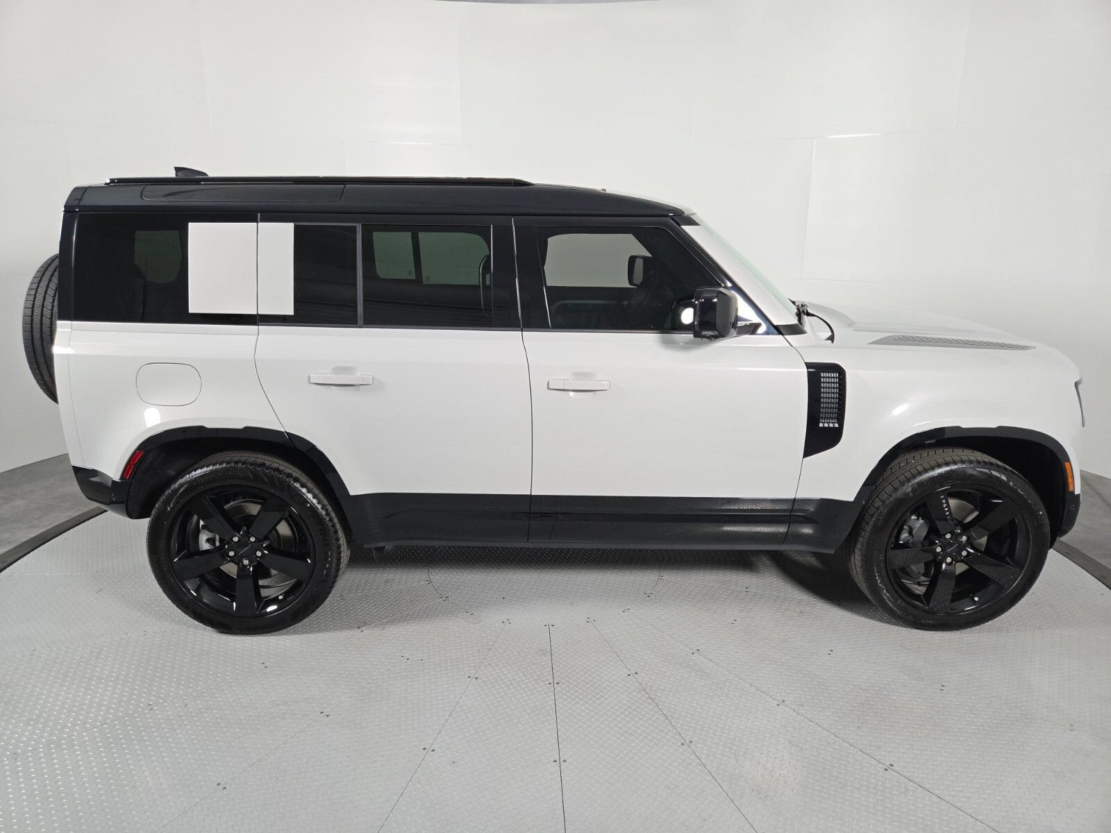 New 2026 Land Rover Defender 110 X-Dynamic SE AWD/4WD image 6