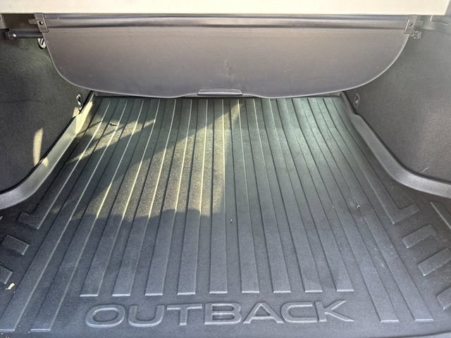 Used 2017 Subaru Outback 3.6R Limited AWD/4WD image 12