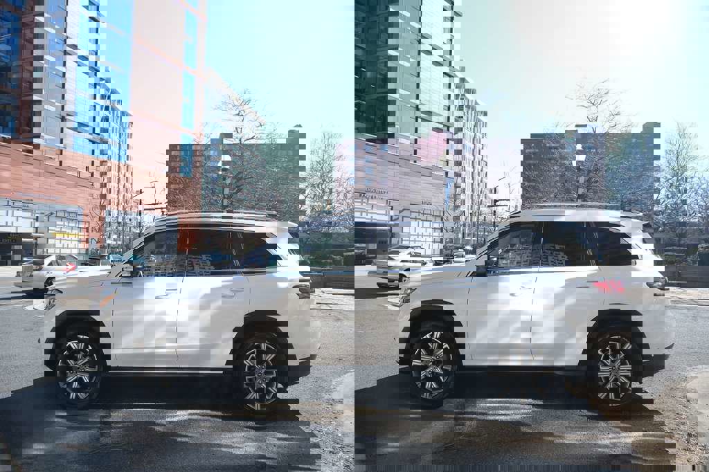 Used 2020 Mercedes-Benz GLS 450 4MATIC image 7