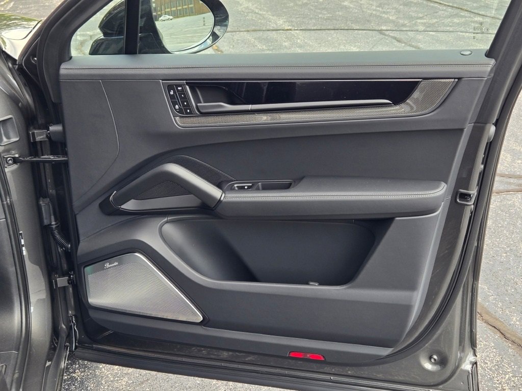 New 2025 Porsche Cayenne GTS image 35
