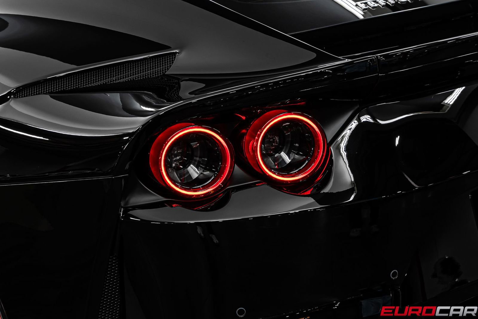 Used 2020 Ferrari 812 Superfast RWD image 16