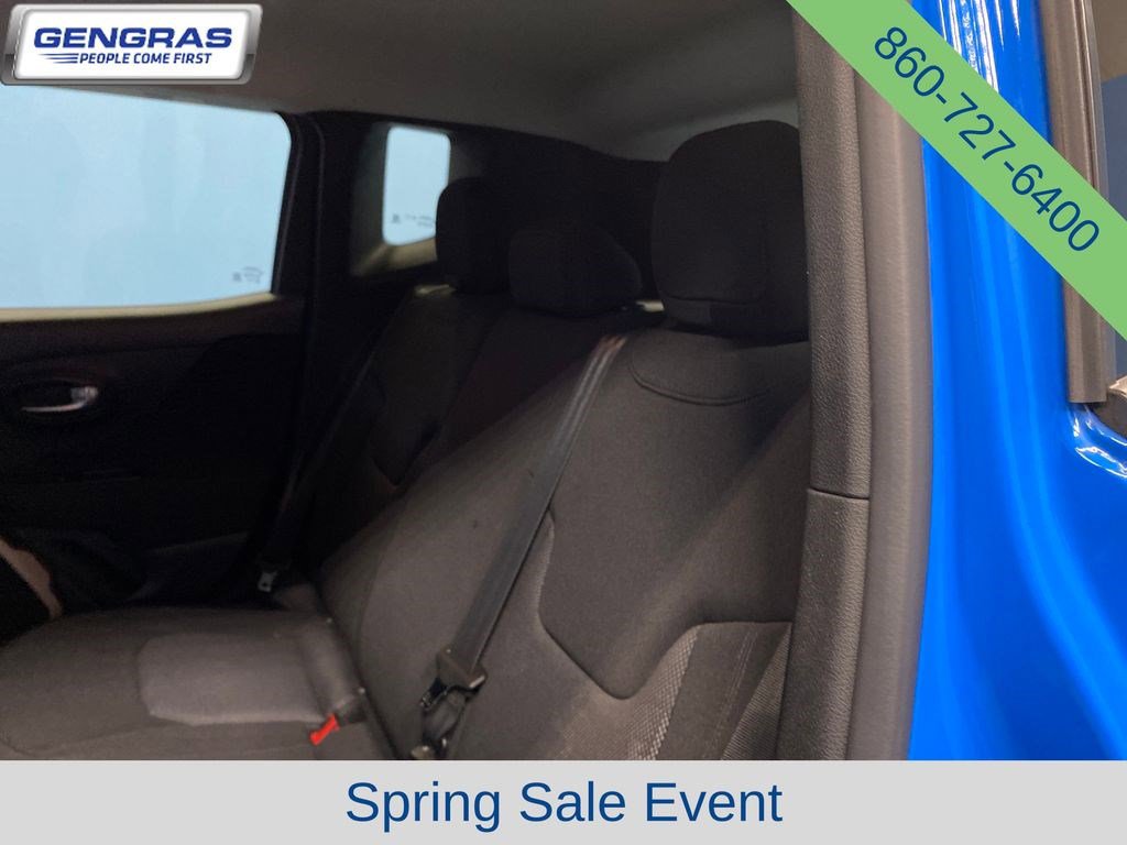 Used 2015 Jeep Renegade Latitude AWD/4WD image 27