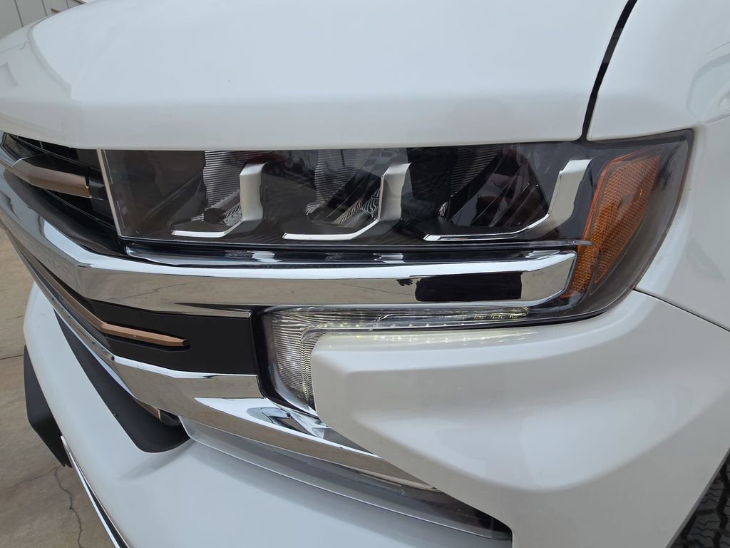 Used 2022 Chevrolet Silverado 1500 High Country w/ Technology Package image 30