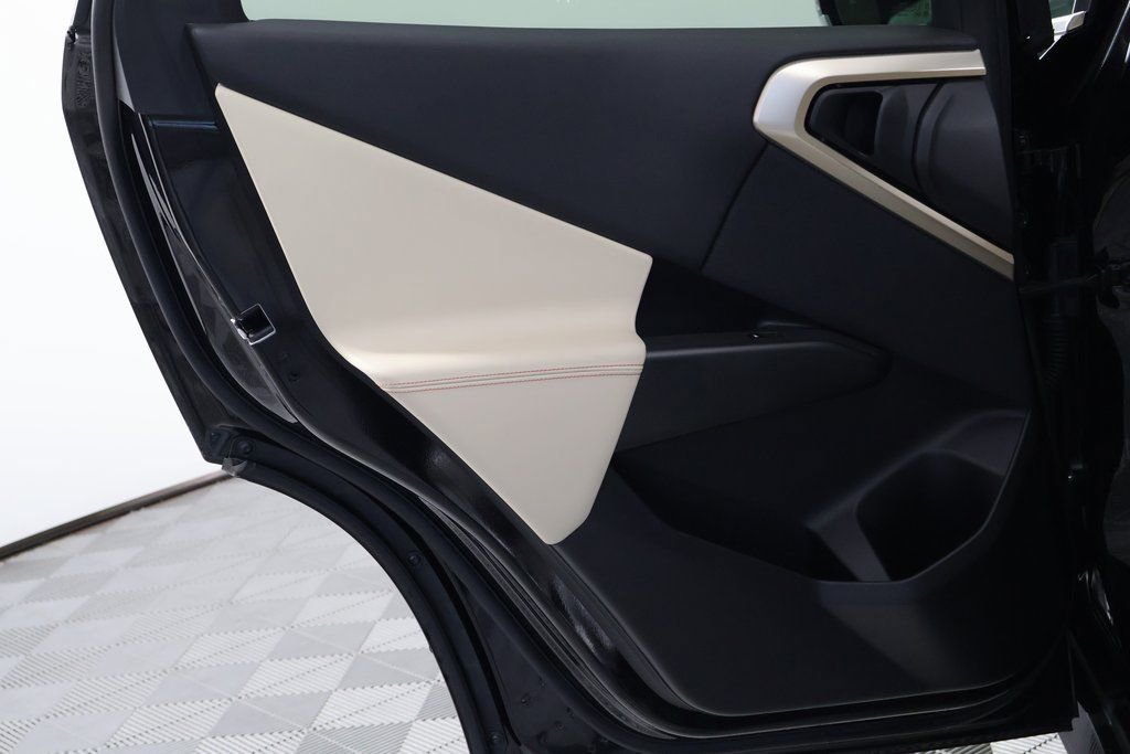 Used 2025 BMW X3 xDrive30i w/ Convenience Package image 13