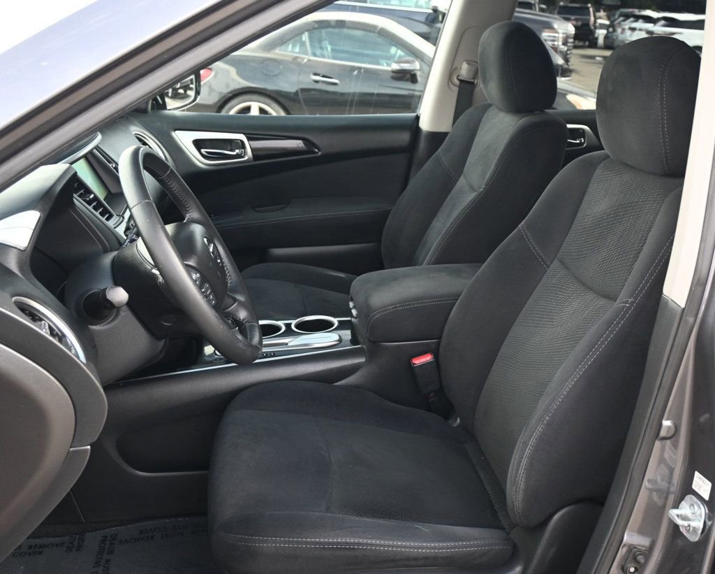 Used 2016 Nissan Pathfinder SV w/ Cargo Package image 13