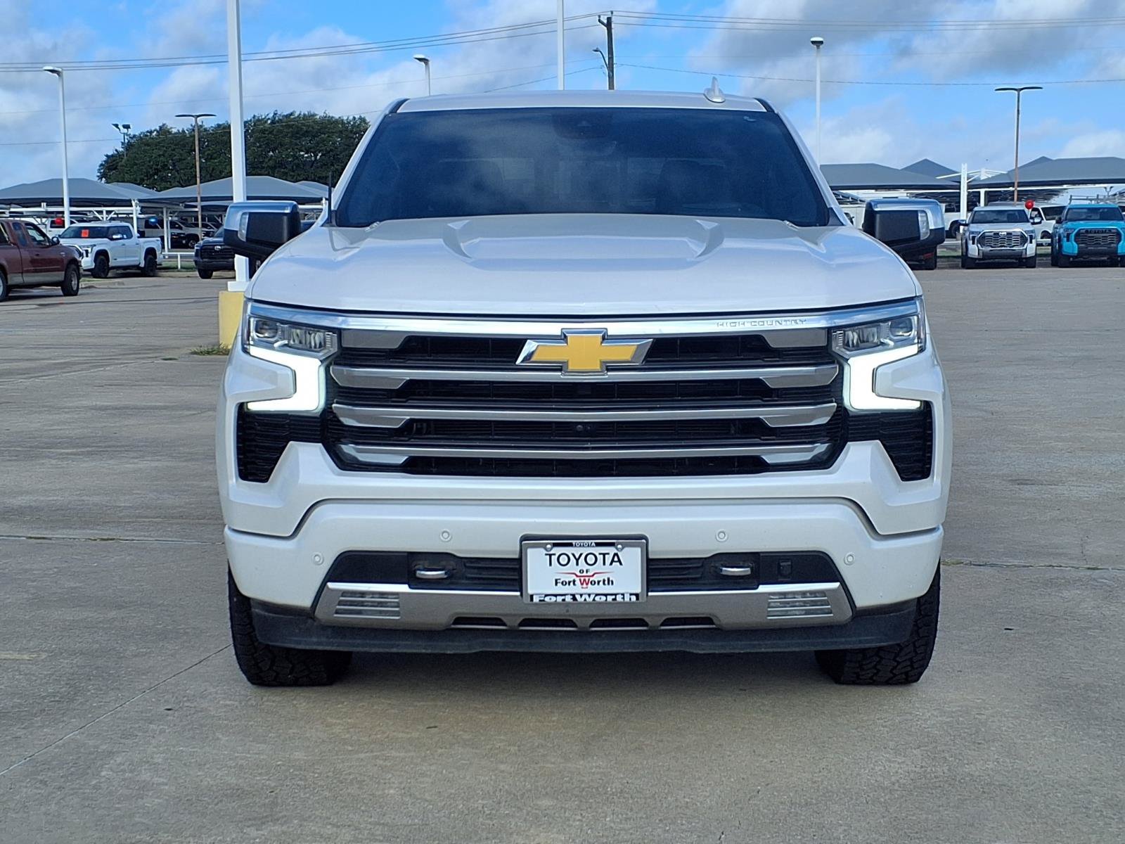 Used 2023 Chevrolet Silverado 1500 High Country w/ Technology Package AWD/4WD image 2