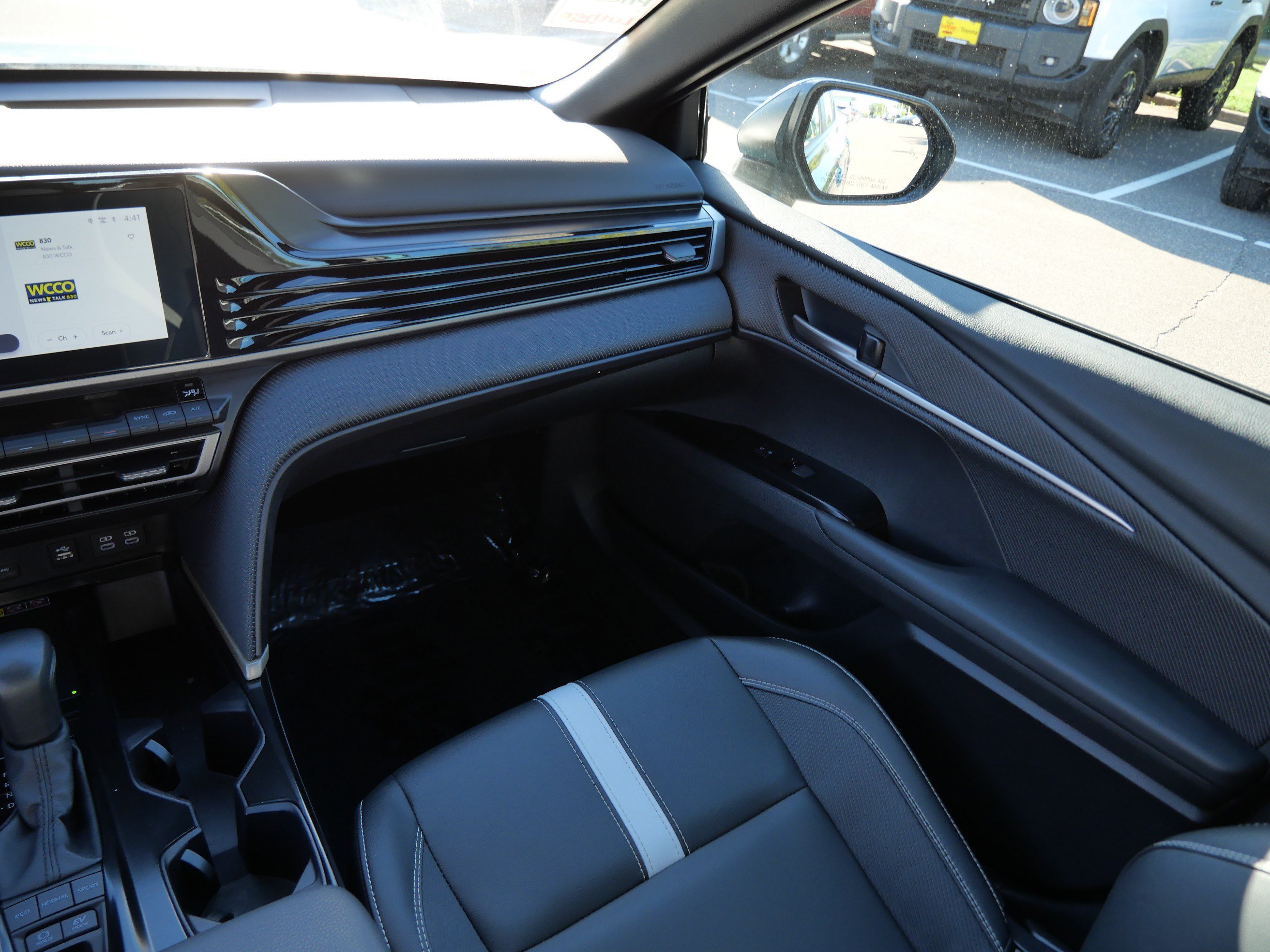 Used 2026 Toyota Camry SE FWD image 12