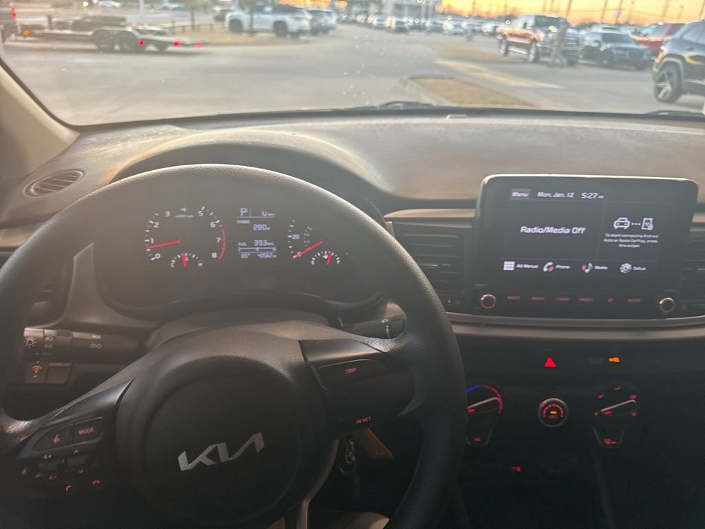 Used 2022 Kia Rio LX image 9