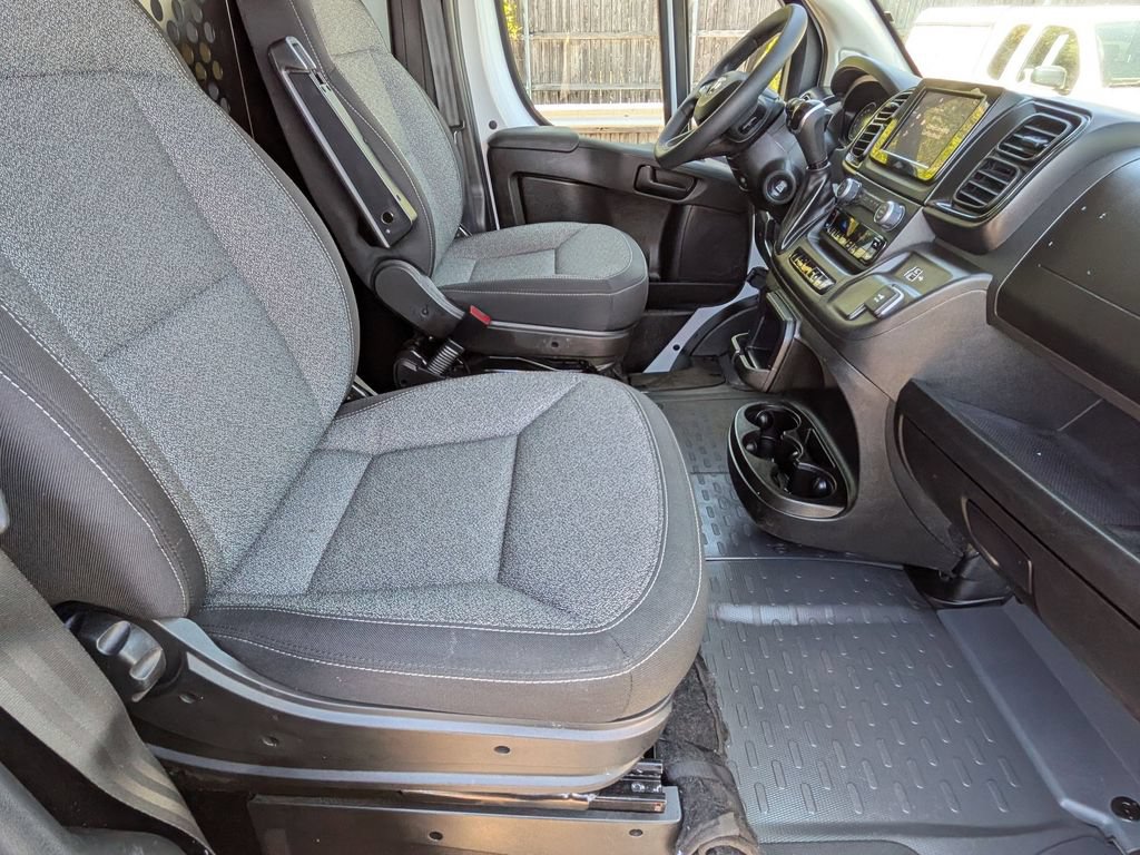 Used 2025 RAM ProMaster 2500 w/ U-Haul Equipment Group FWD image 20