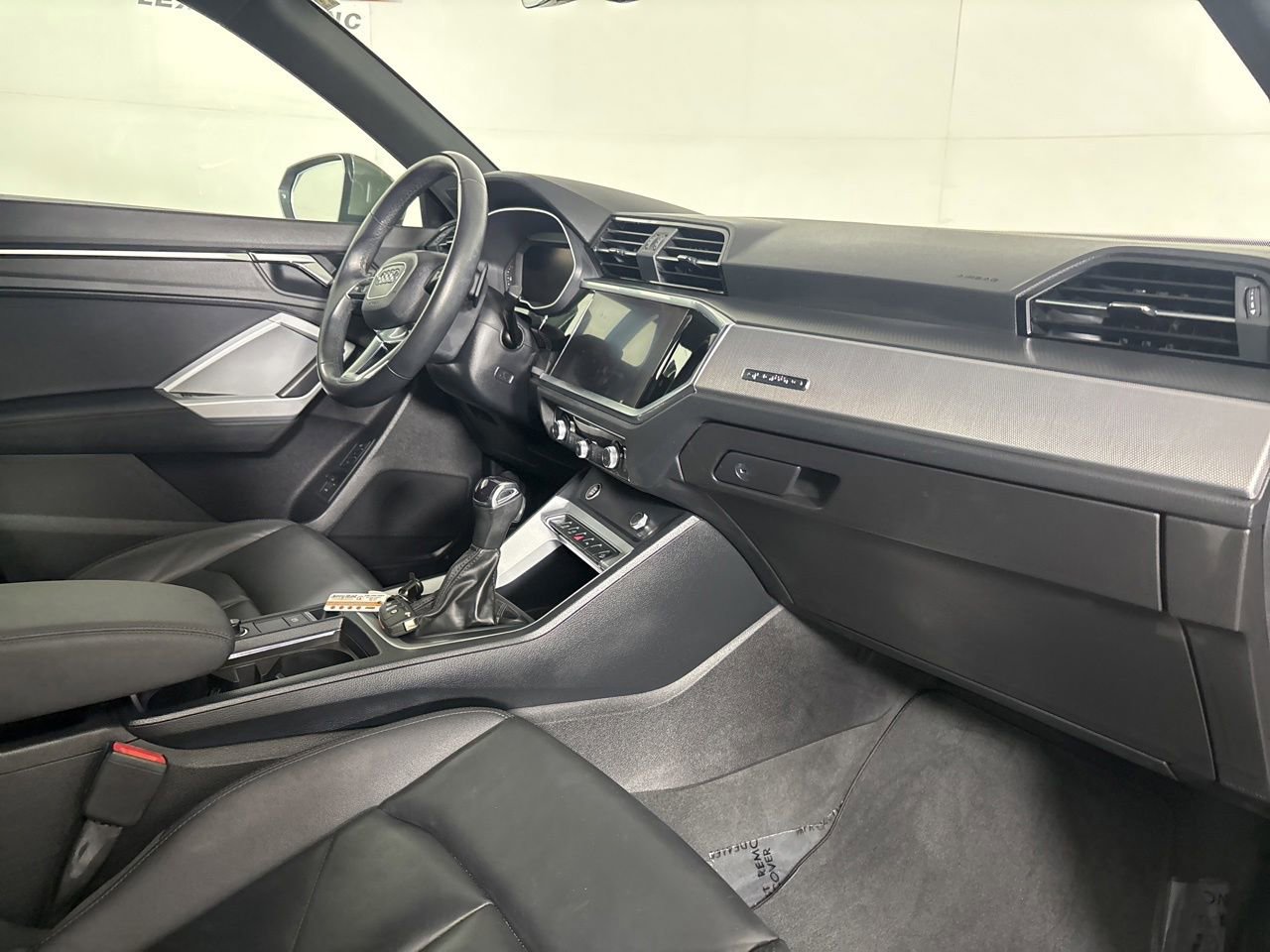 Used 2022 Audi Q3 2.0T Premium w/ Convenience Package AWD/4WD image 31