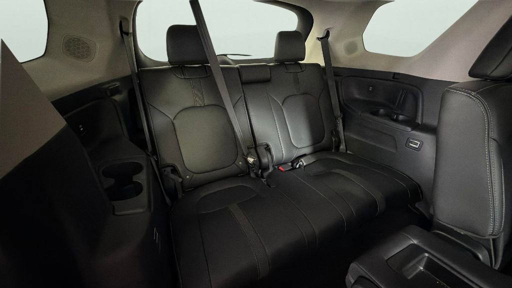Used 2025 Honda Pilot Touring image 33