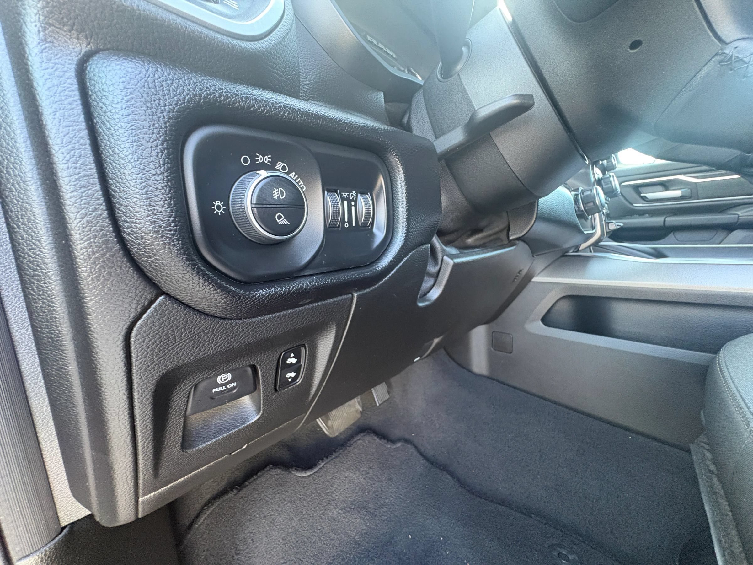 Used 2019 RAM 1500 Big Horn AWD/4WD image 24
