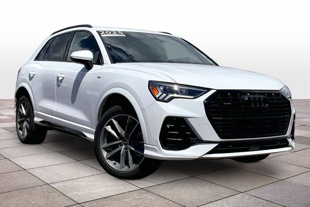 Used 2025 Audi Q3 2.0T Premium w/ Convenience Package AWD/4WD image 2