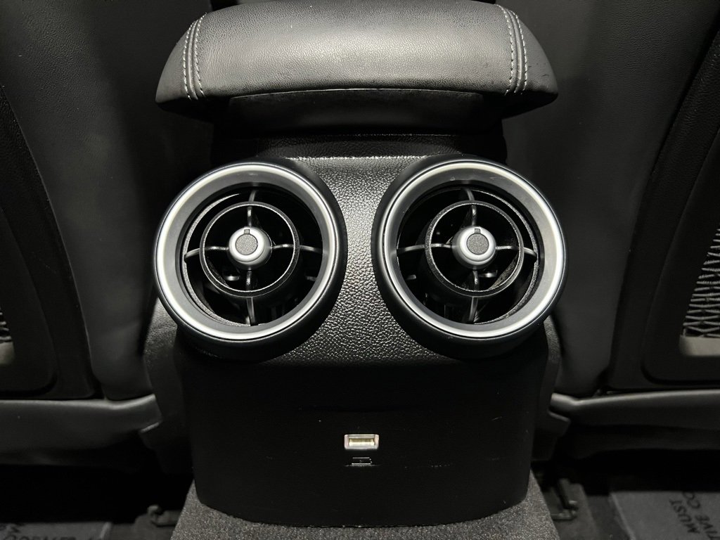 Used 2018 Alfa Romeo Giulia Quadrifoglio image 16