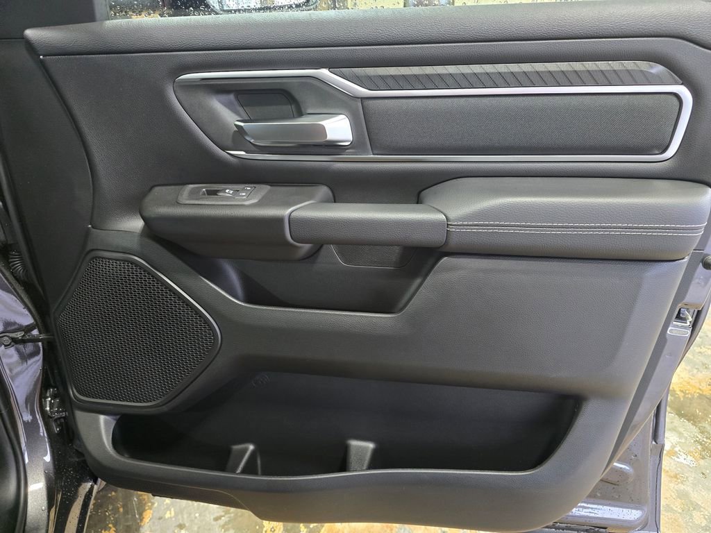 New 2026 RAM 1500 4x4 Crew Cab image 36