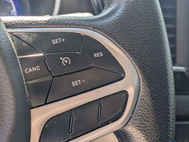 Used 2021 Chrysler Voyager LX image 20