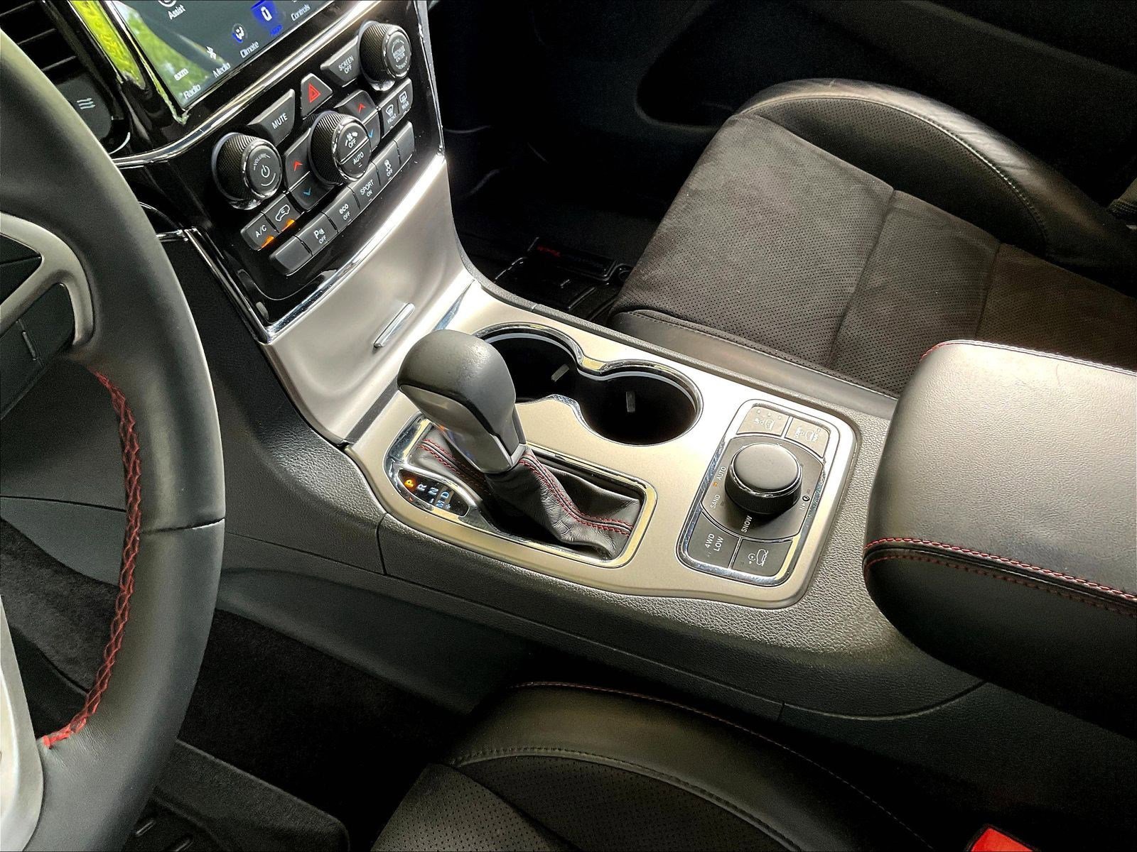 Used 2019 Jeep Grand Cherokee Trailhawk AWD/4WD image 17