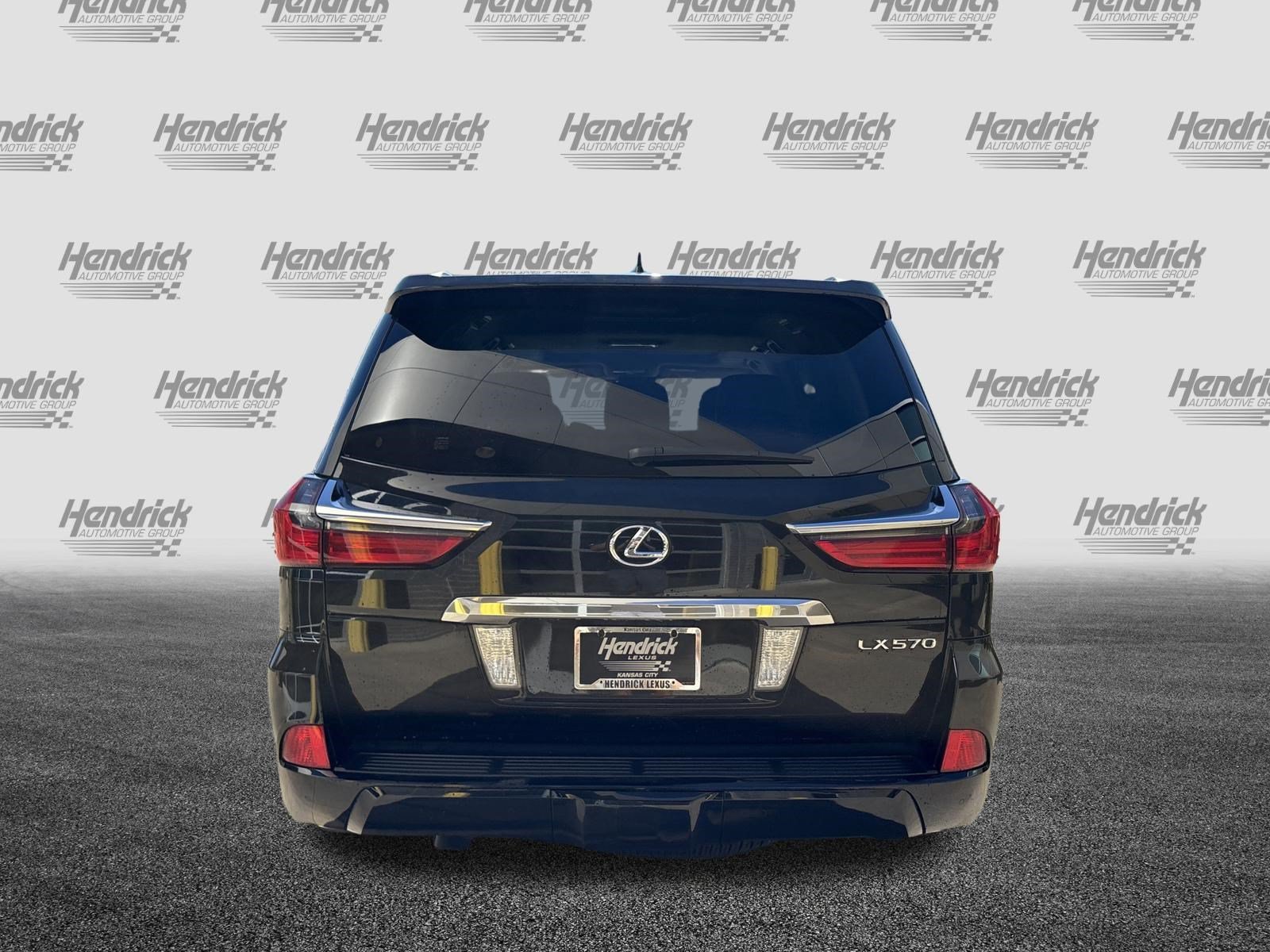 Used 2017 Lexus LX 570 4WD w/ Luxury Package image 9