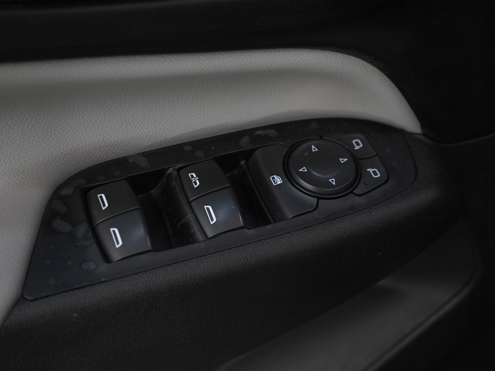 Used 2020 Chevrolet Equinox LT image 22