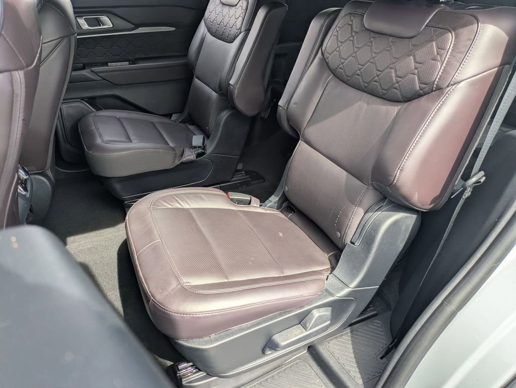 Used 2025 Ford Explorer Platinum w/ LUX Leather Package image 28