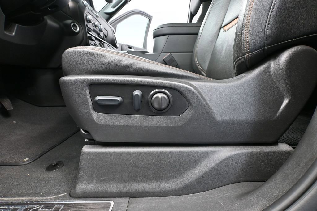 Used 2022 GMC Sierra 3500 AT4 w/ AT4 Premium Plus Package AWD/4WD image 28