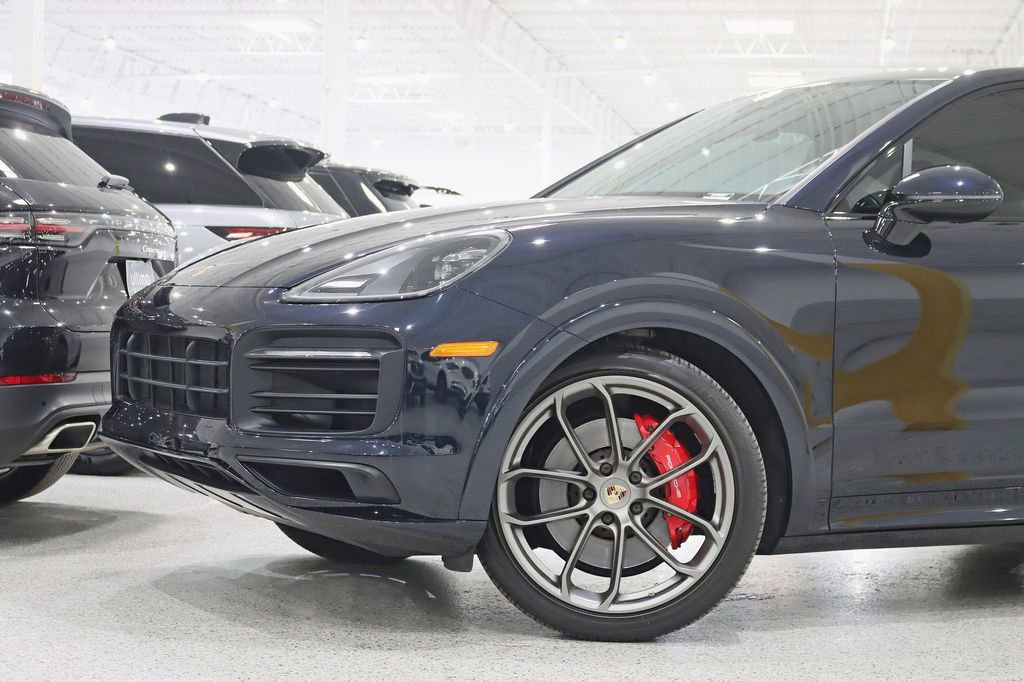 Used 2023 Porsche Cayenne GTS image 2