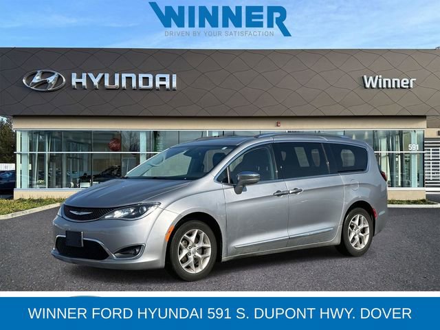 Used 2019 Chrysler Pacifica Limited image 1