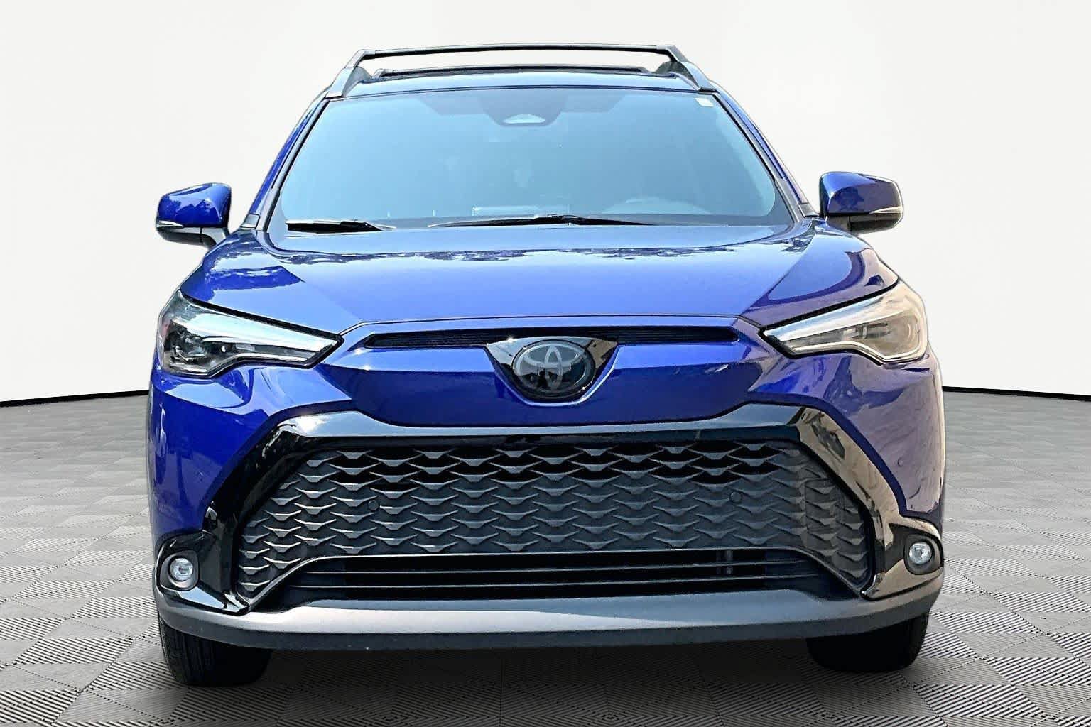 Used 2024 Toyota Corolla Cross AWD Hybrid w/ Convenience Package image 4