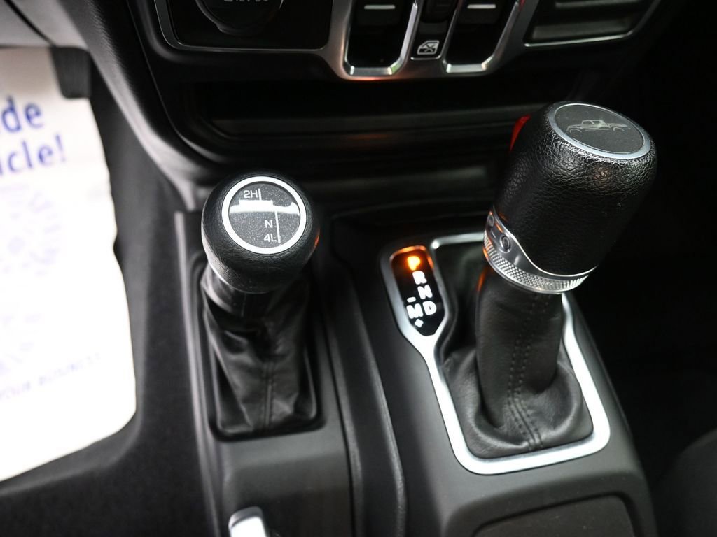 Used 2023 Jeep Gladiator Sport image 14