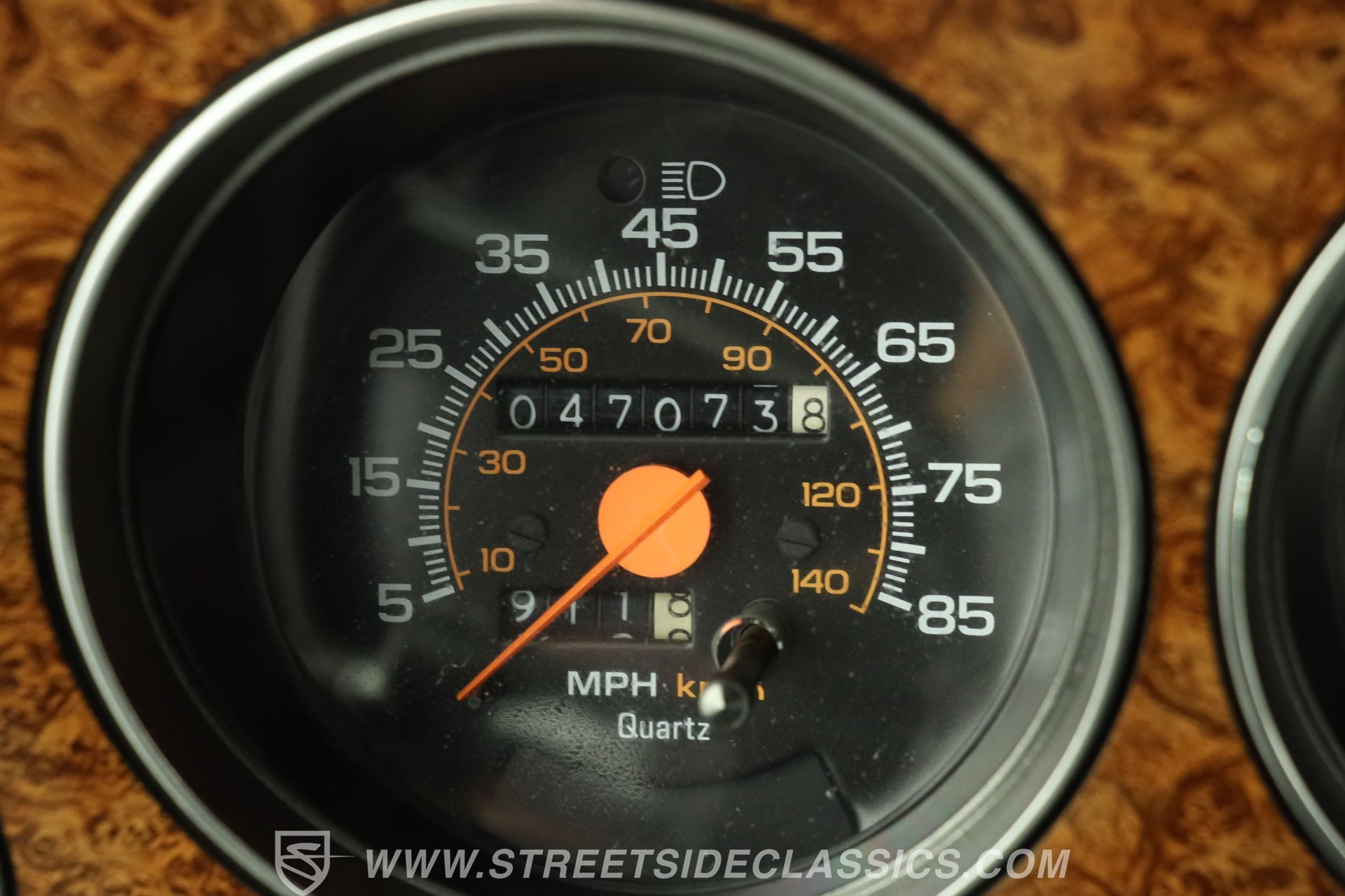 Used 1990 Chevrolet Suburban 2500 RWD image 39