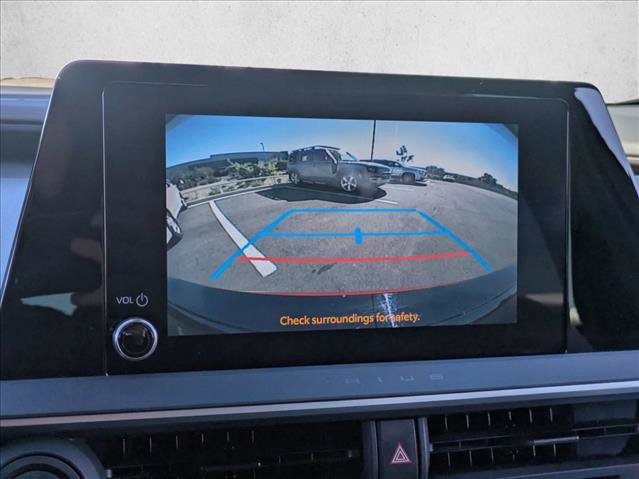 Used 2024 Toyota Prius LE image 13