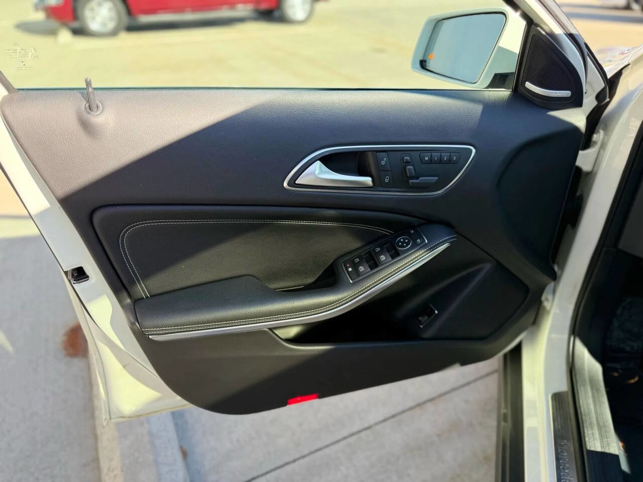 Used 2017 Mercedes-Benz GLA 250 4MATIC w/ Premium Package image 12
