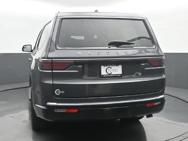 Used 2025 Jeep Wagoneer 4WD image 5