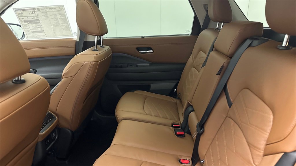 New 2025 Nissan Pathfinder Platinum w/ Cargo Package image 10