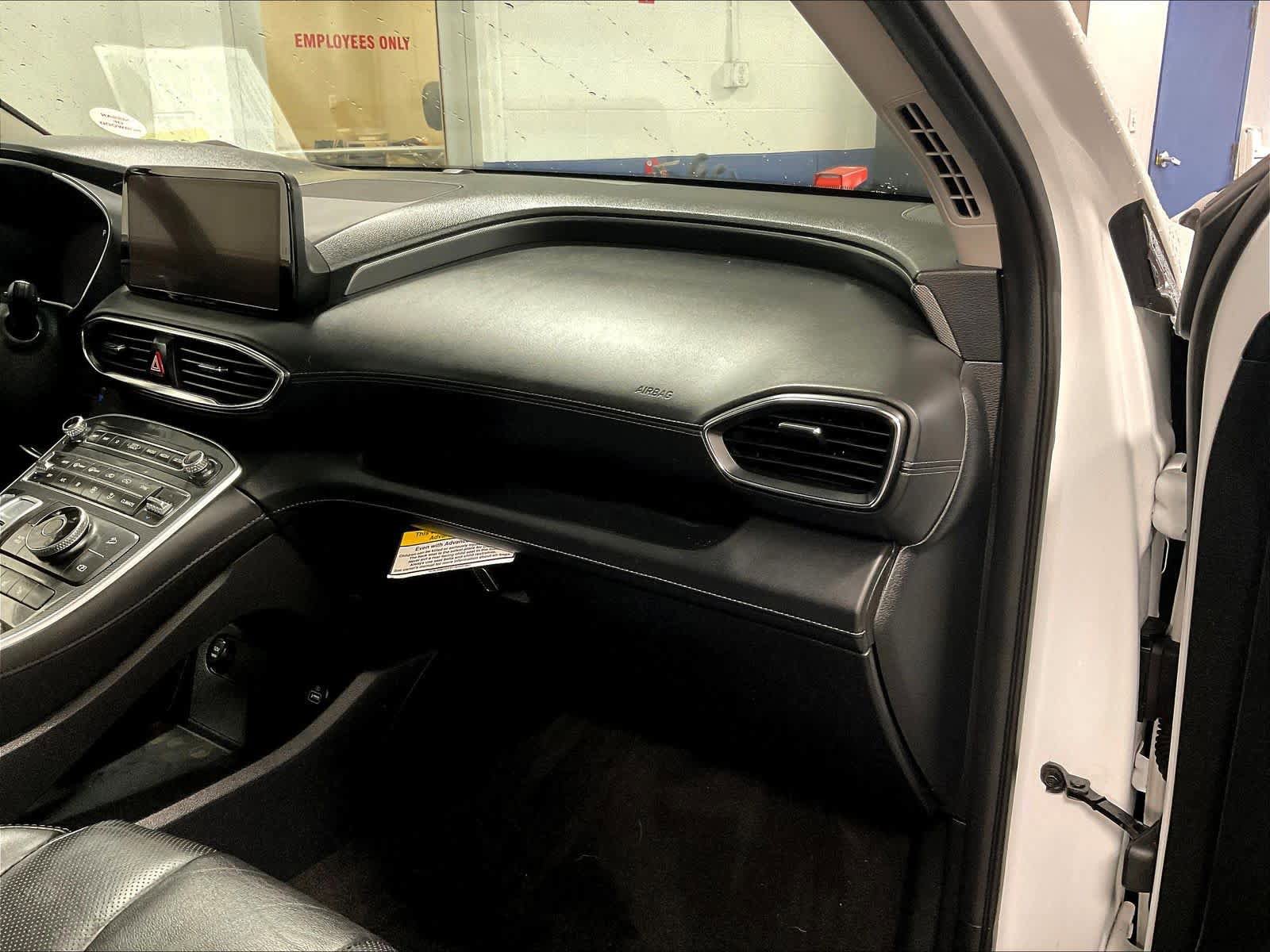Used 2022 Hyundai Santa Fe SEL w/ Convenience + Premium Package AWD/4WD image 13