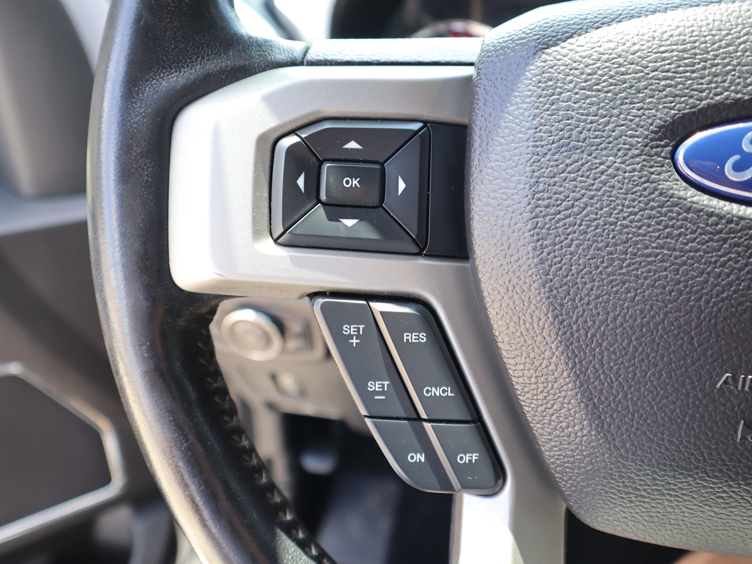 Used 2019 Ford F250 Lariat w/ Chrome Package image 20