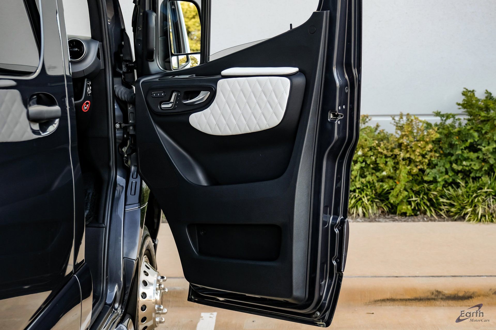 Used 2023 Mercedes-Benz Sprinter 3500 image 87