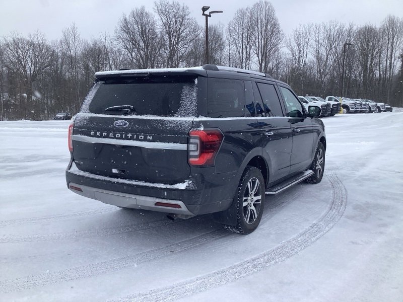 Used 2022 Ford Expedition Limited image 7