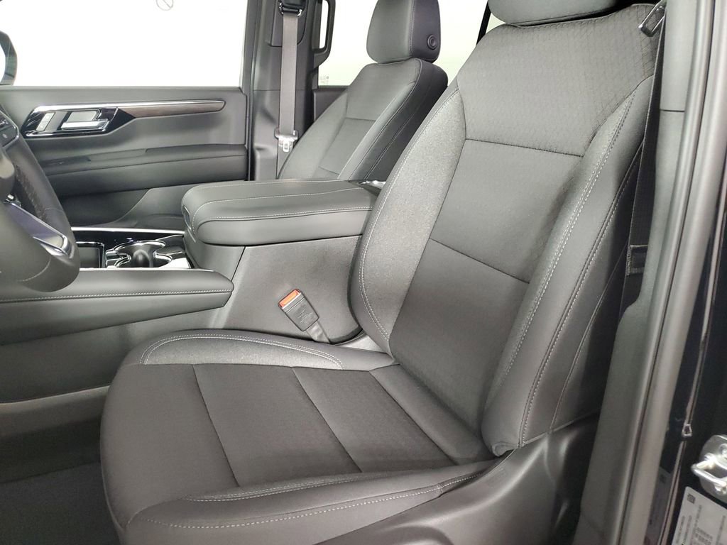 New 2026 Chevrolet Suburban LS image 12