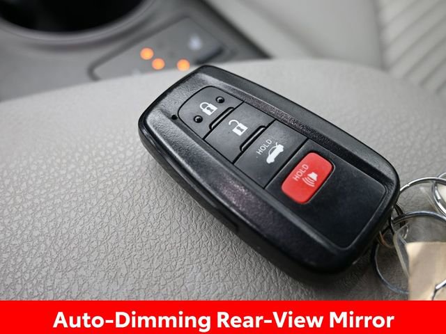 Used 2023 Toyota Camry SE w/ Cold Weather Package image 18