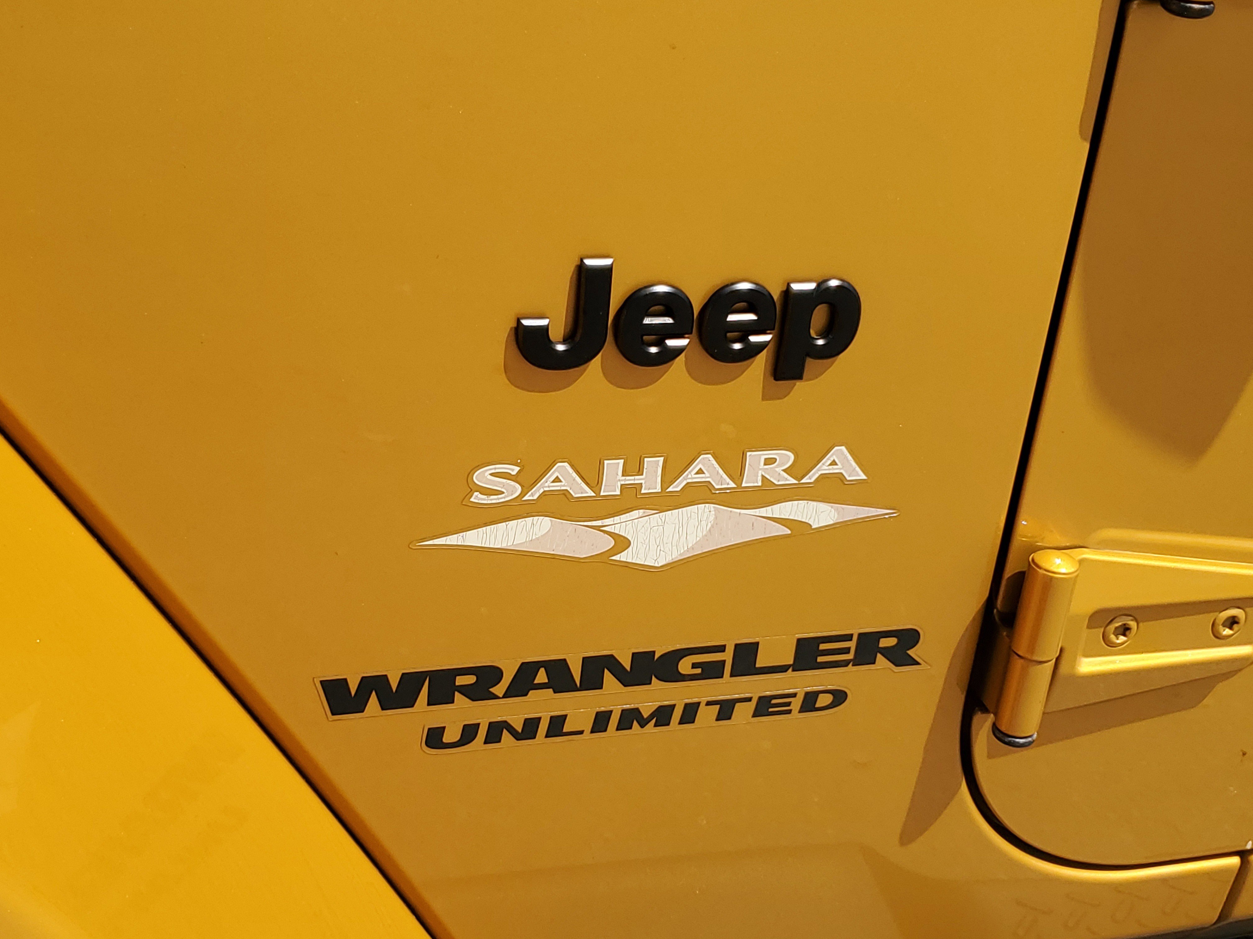 Used 2014 Jeep Wrangler Unlimited Sahara w/ Connectivity Group AWD/4WD image 29