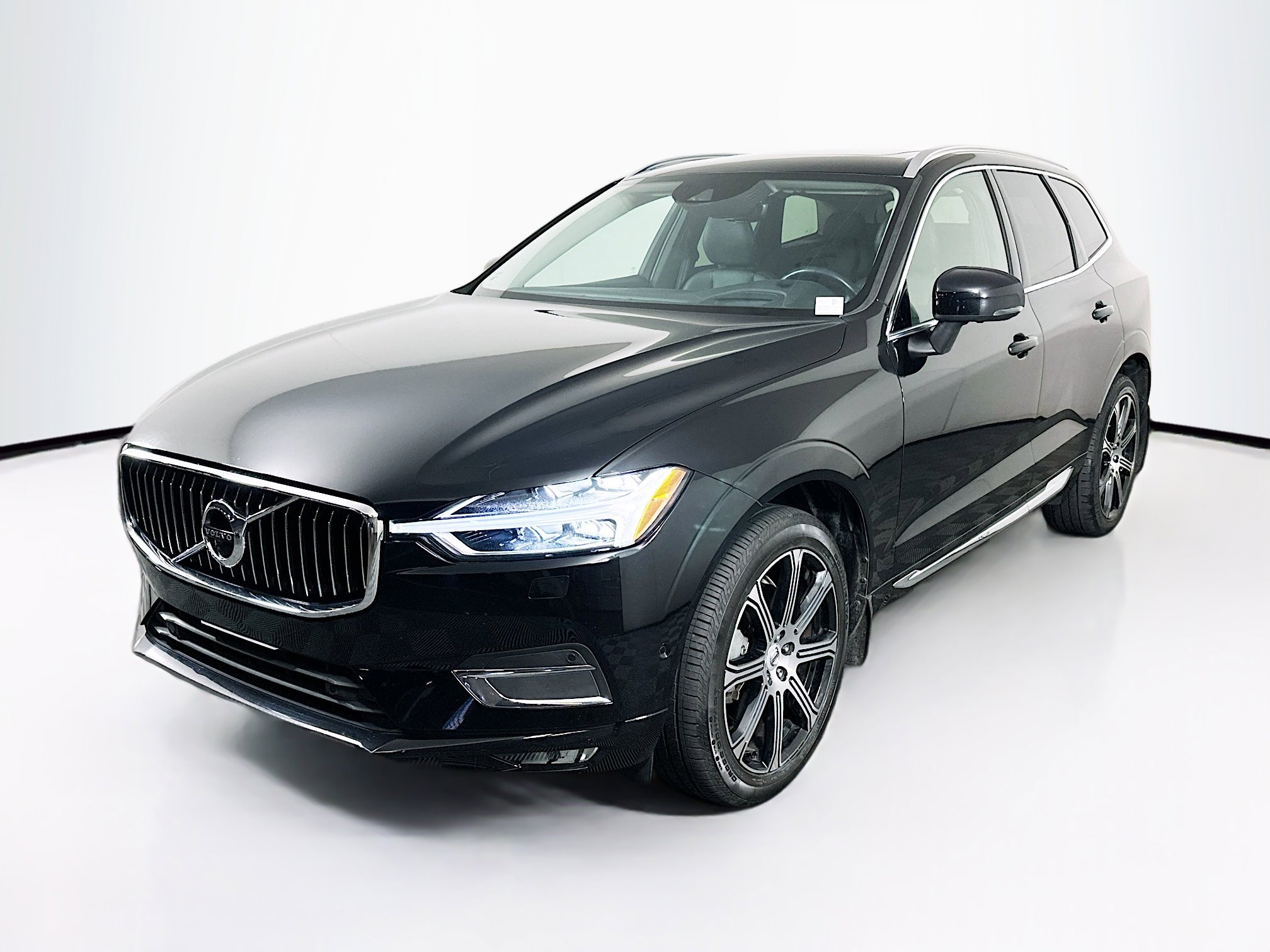 Used 2018 Volvo XC60 T6 Inscription w/ Convenience Package AWD/4WD image 3