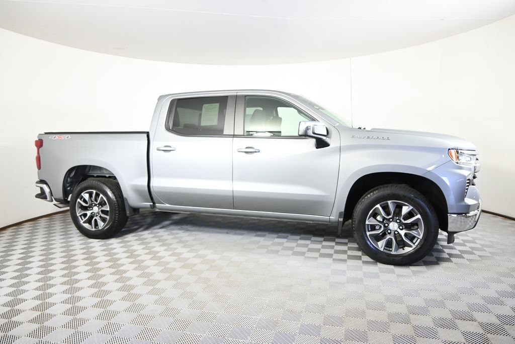 Used 2023 Chevrolet Silverado 1500 LT AWD/4WD image 9
