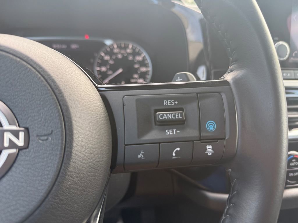 Used 2023 Nissan Pathfinder SV w/ Black Appearance Package image 23