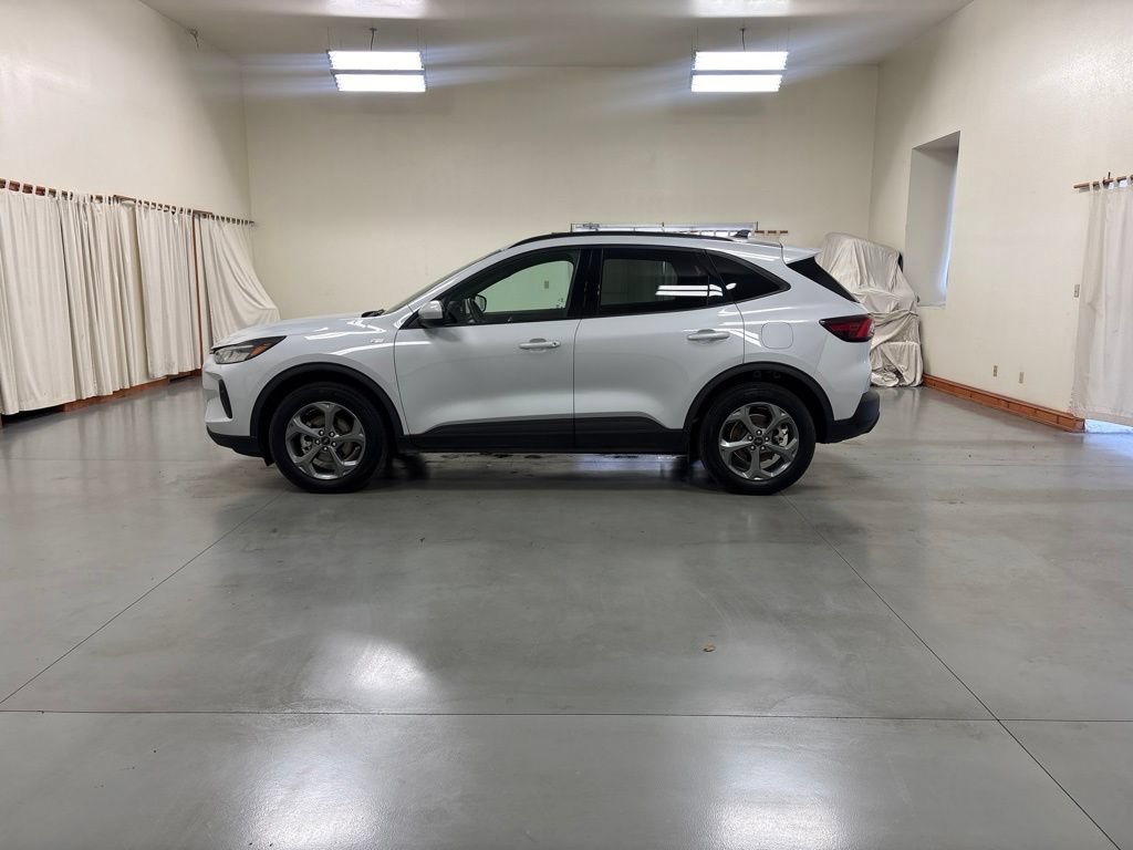 Used 2025 Ford Escape ST-Line Select AWD/4WD image 5