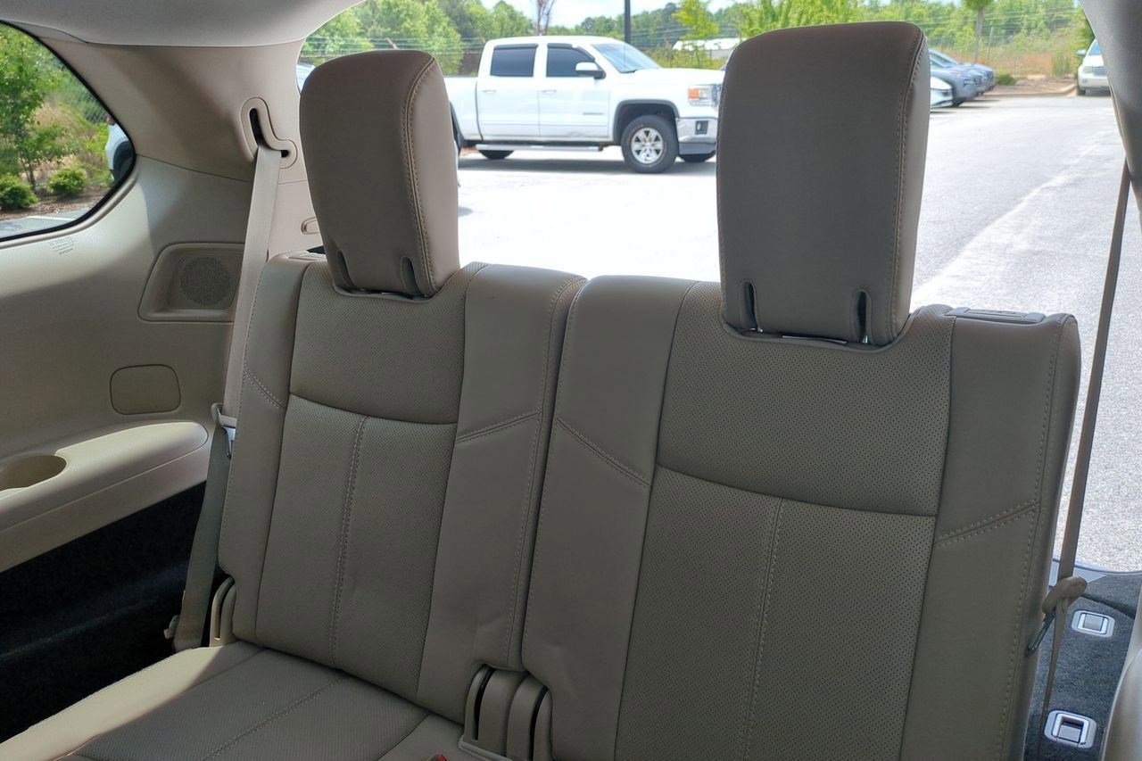 Used 2020 Nissan Pathfinder Platinum FWD image 33