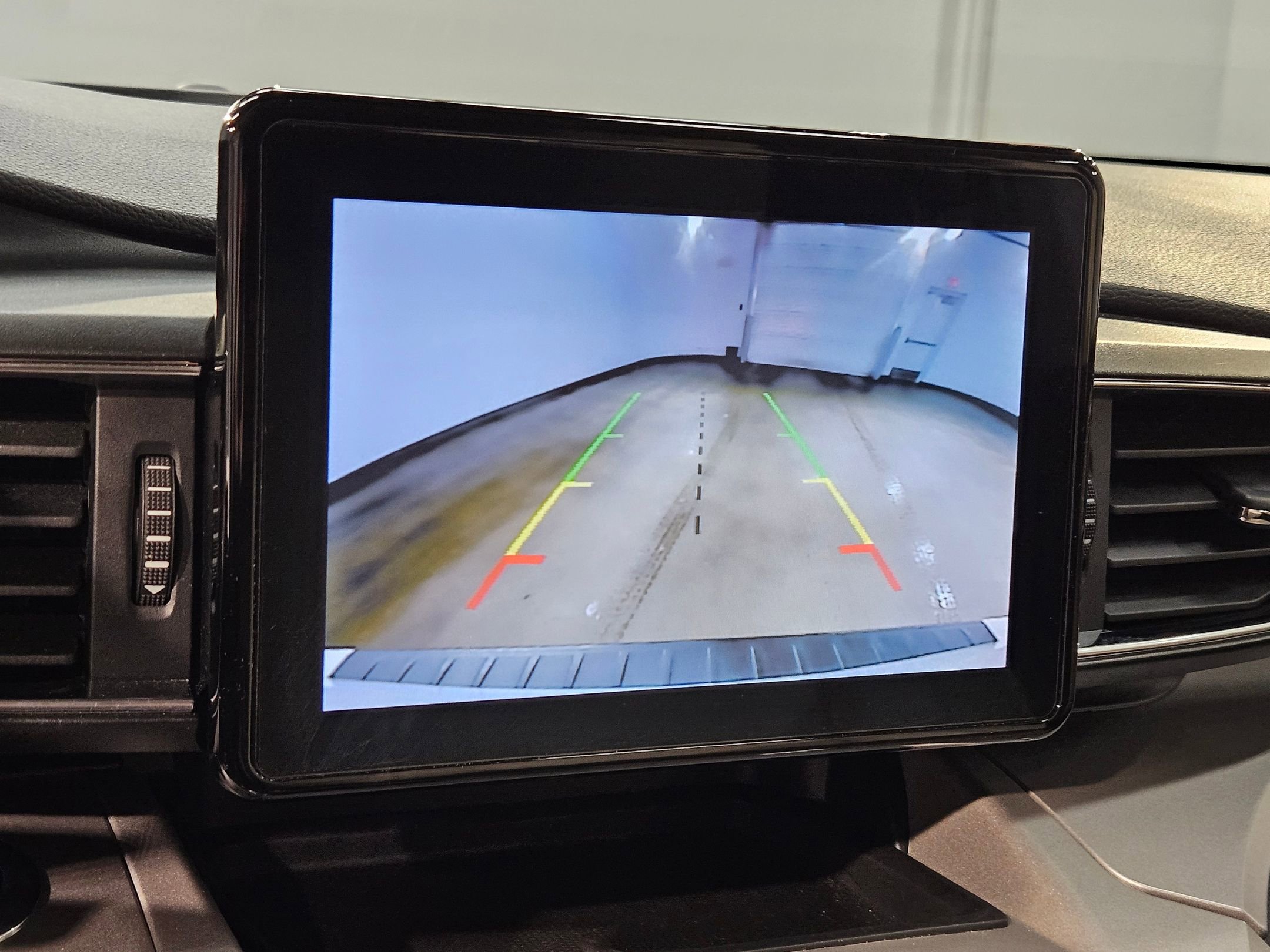 Used 2023 Ford Explorer XLT w/ Equipment Group 202A image 30